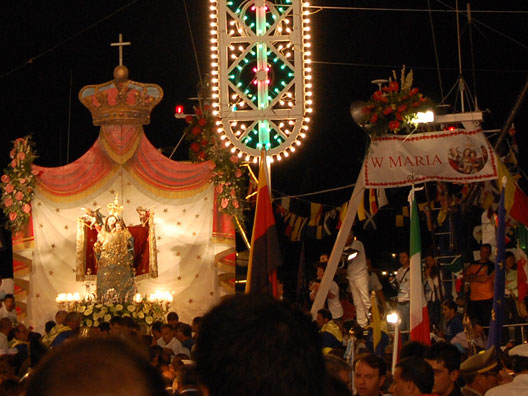 Qui Molfetta. Madonna che festa!